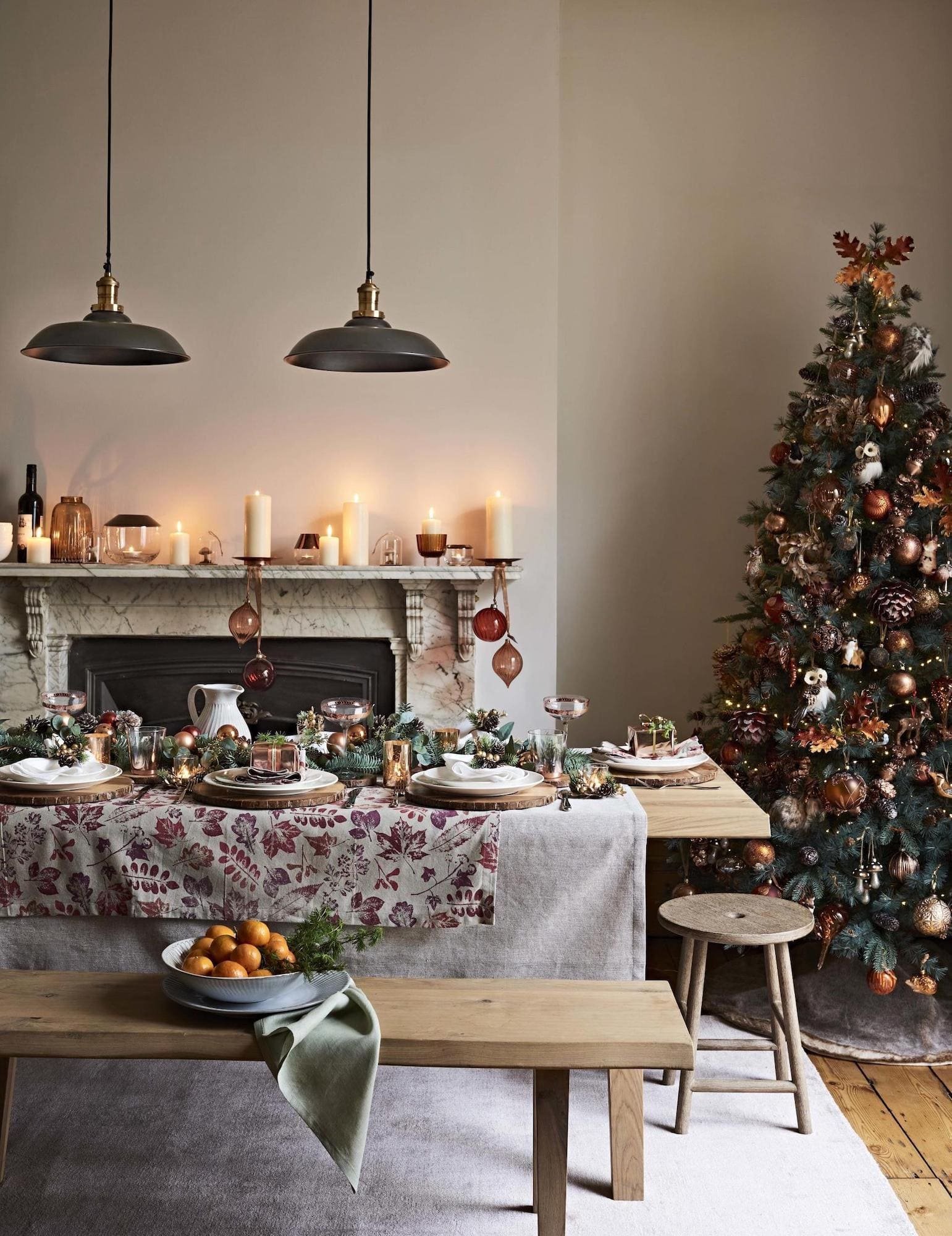 стол елки. новогодние украшения для дома. новогодняя елка с подарками. дизайнерские елки. стол елки.