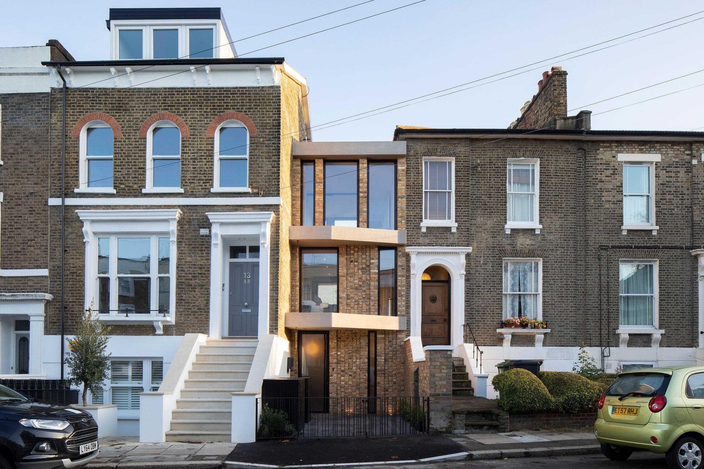 Худощавый дом. Deerfield, illinois. Канадский дом. Узкие таунхаусы. Худощавый дом.