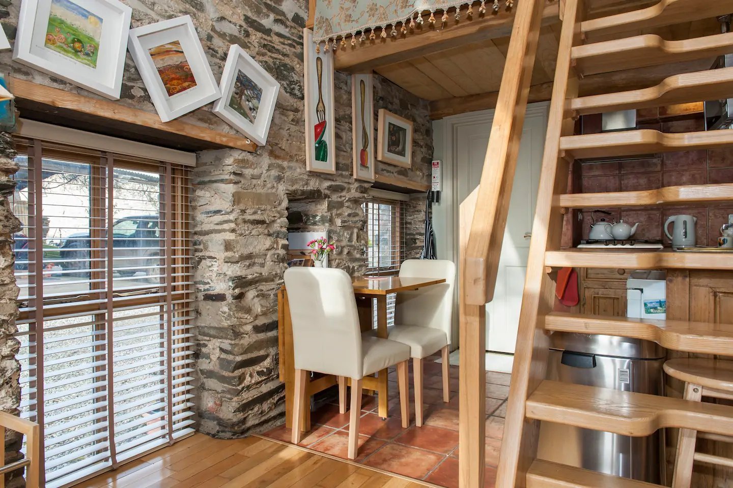 Někdy stačí opravdu málo! Proměna kamenné stodoly