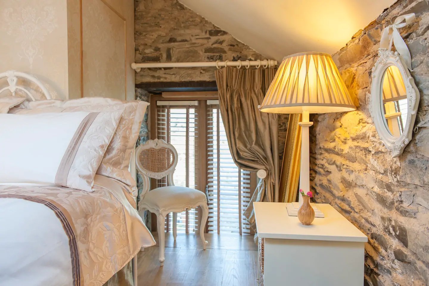 Někdy stačí opravdu málo! Proměna kamenné stodoly