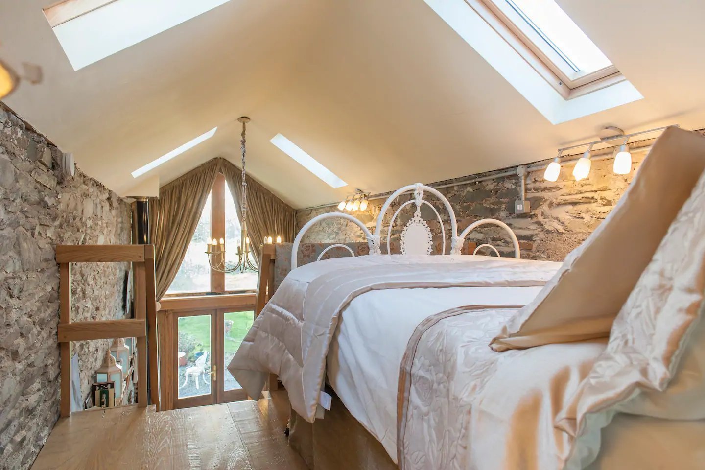 Někdy stačí opravdu málo! Proměna kamenné stodoly