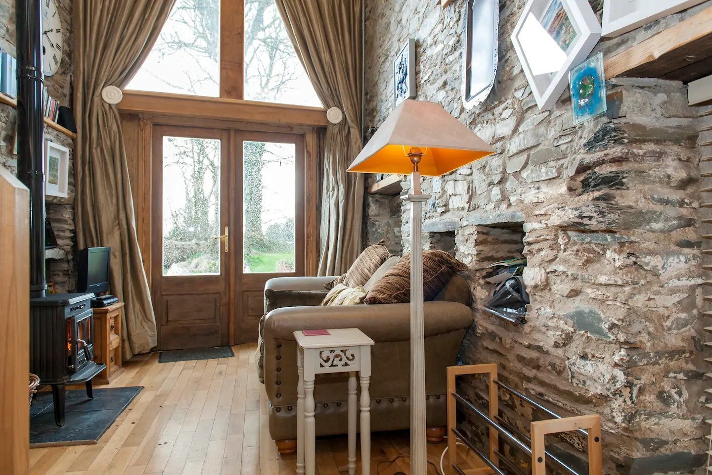 Někdy stačí opravdu málo! Proměna kamenné stodoly