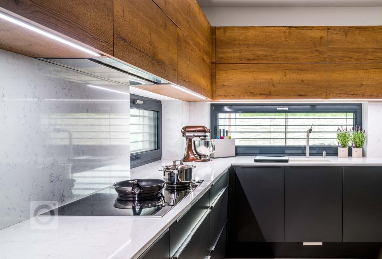 add picture to album