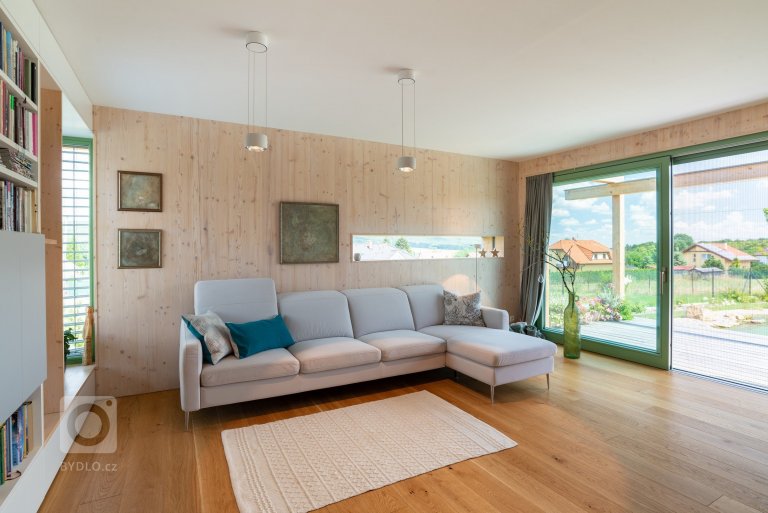 add picture to album