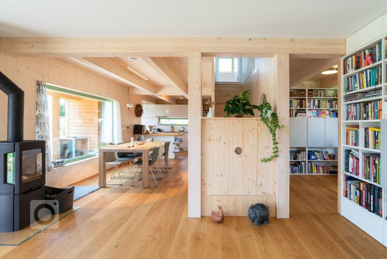 add picture to album