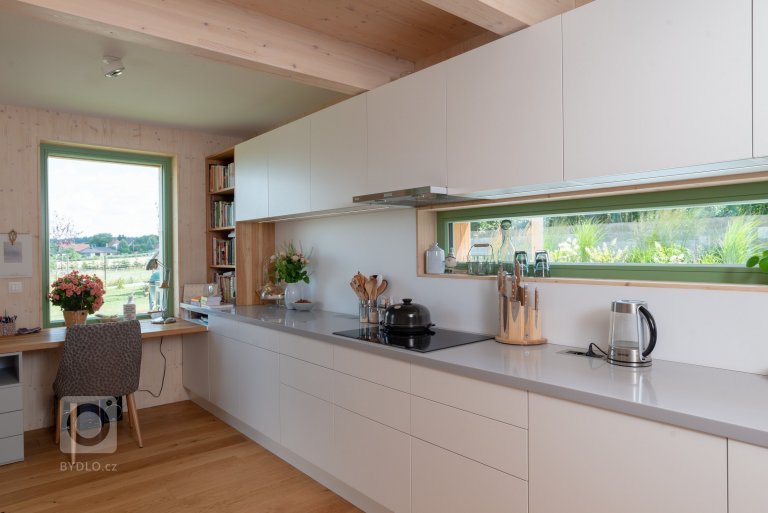 add picture to album