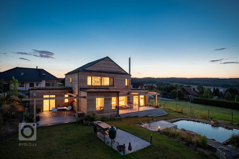 add picture to album