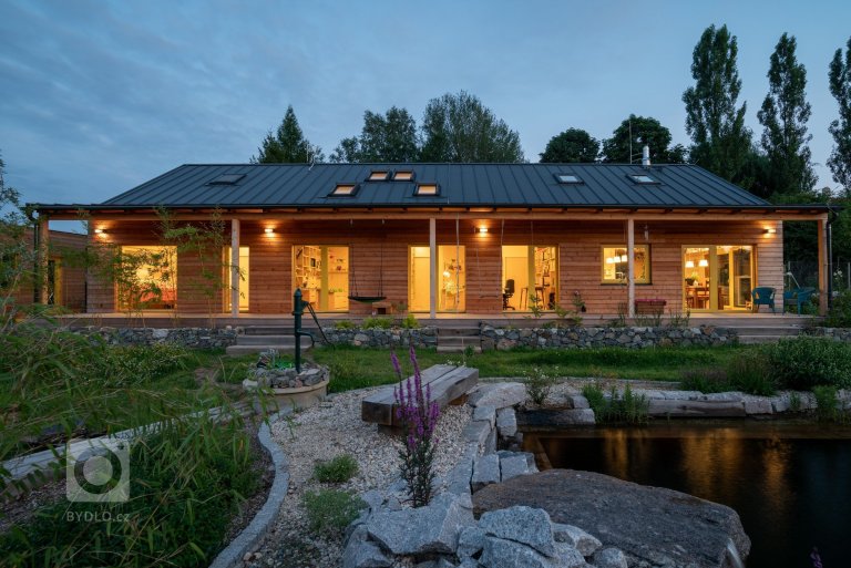 add picture to album