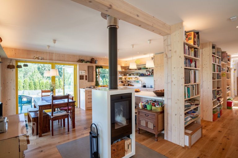 add picture to album