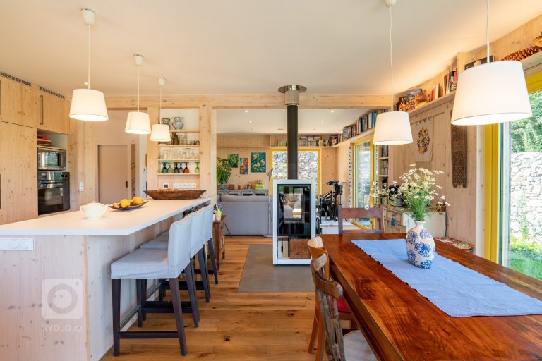 add picture to album