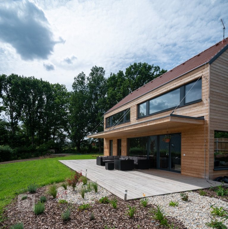 add picture to album