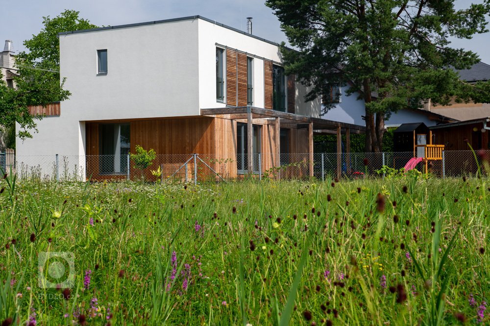 Autor:&nbsp;
Ing. arch. Jakub Loučka
Realizace:&nbsp;
2016
Užitná plocha:&nbsp;
139 m2
Zastavěná plocha:&nbsp;
102 m2
Obestavěný prostor:&nbsp;
610 m3
Potřeba…