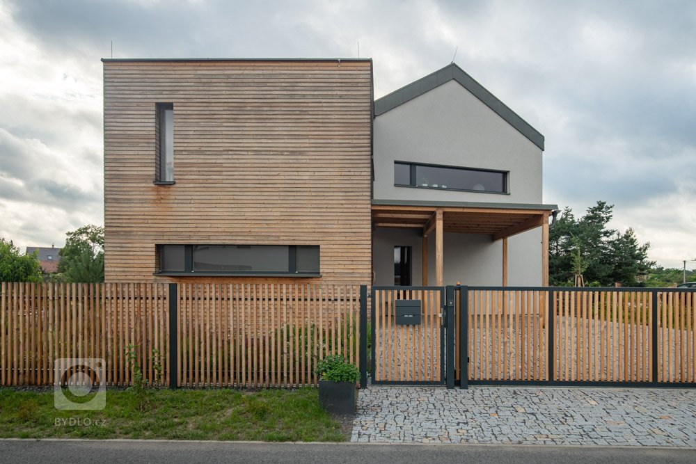 Autor:&nbsp;
Ing. arch. Marek Pavlas, Ph. D.
Realizace:&nbsp;
2017
Užitná plocha:&nbsp;
186 m2
Zastavěná plocha:&nbsp;
123 m2
Obestavěný prostor:&nbsp;
980 m3…