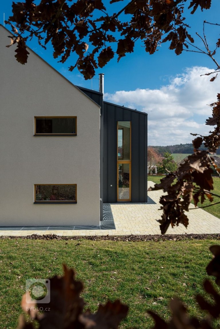 add picture to album