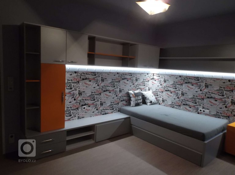 add picture to album