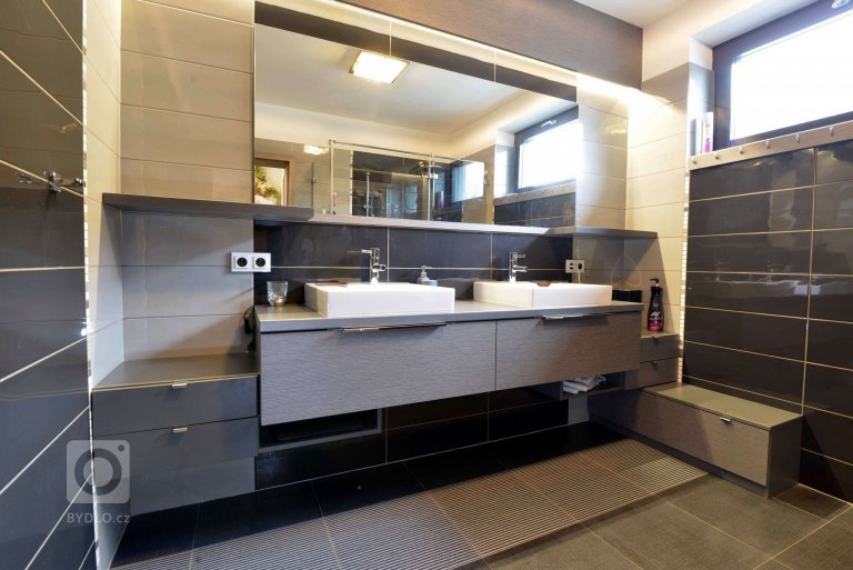 add picture to album