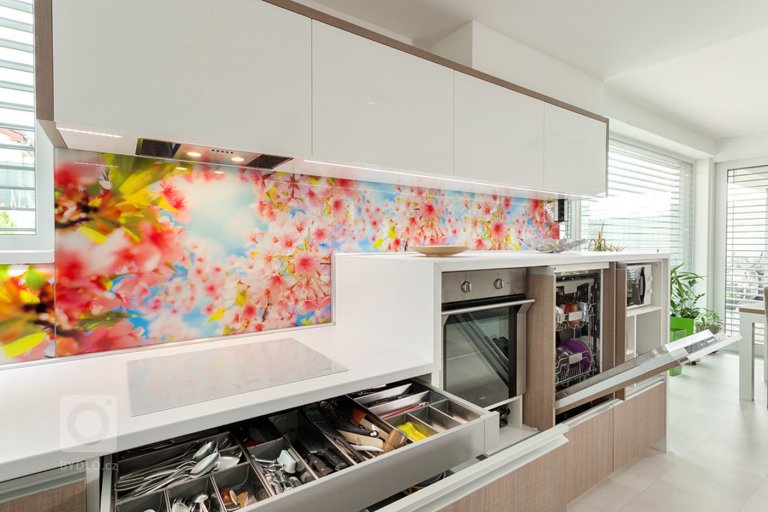 add picture to album