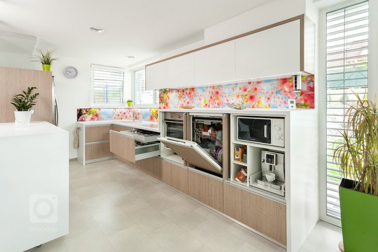 add picture to album