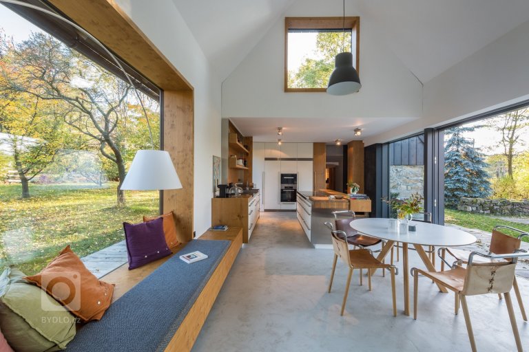 add picture to album