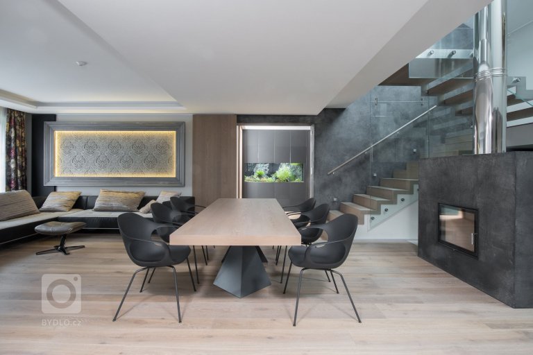 add picture to album