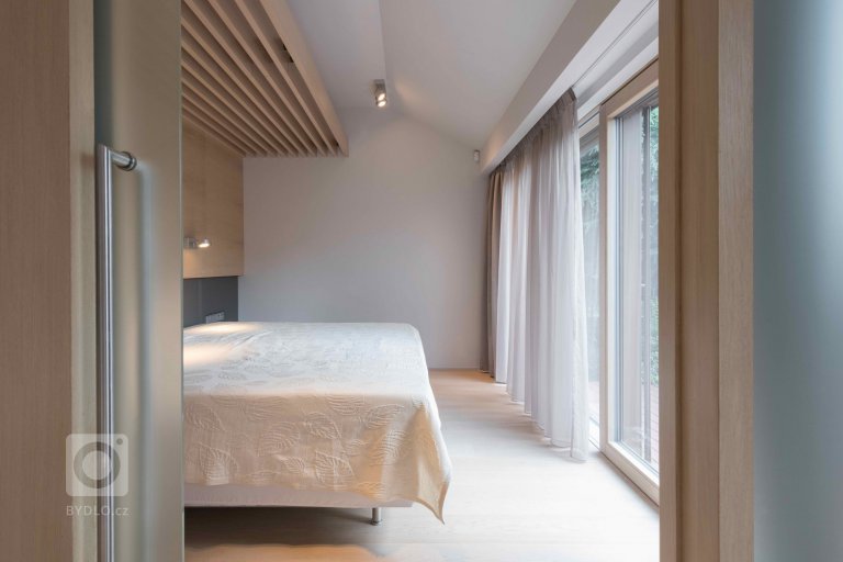 add picture to album