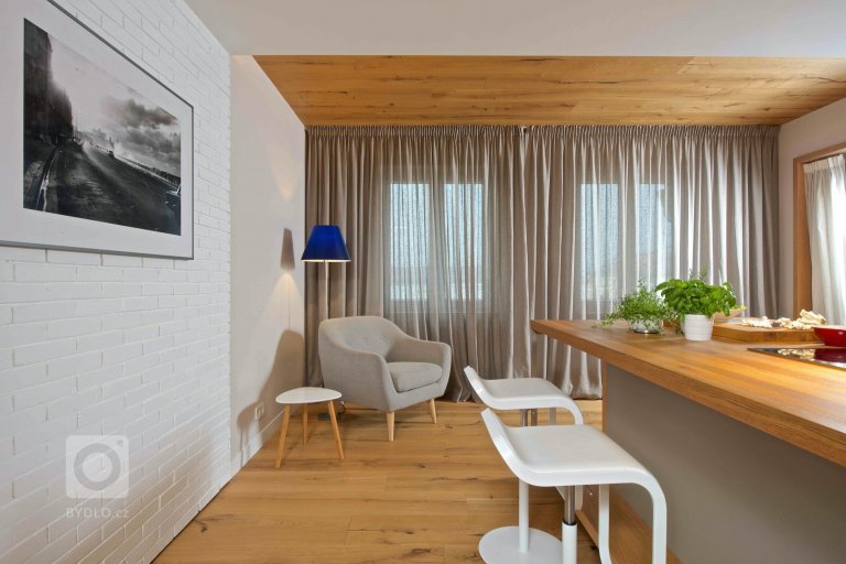 add picture to album