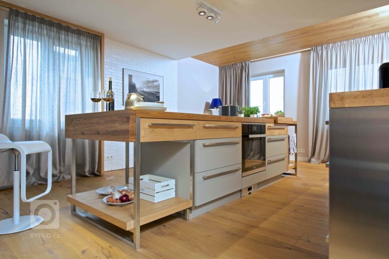 add picture to album