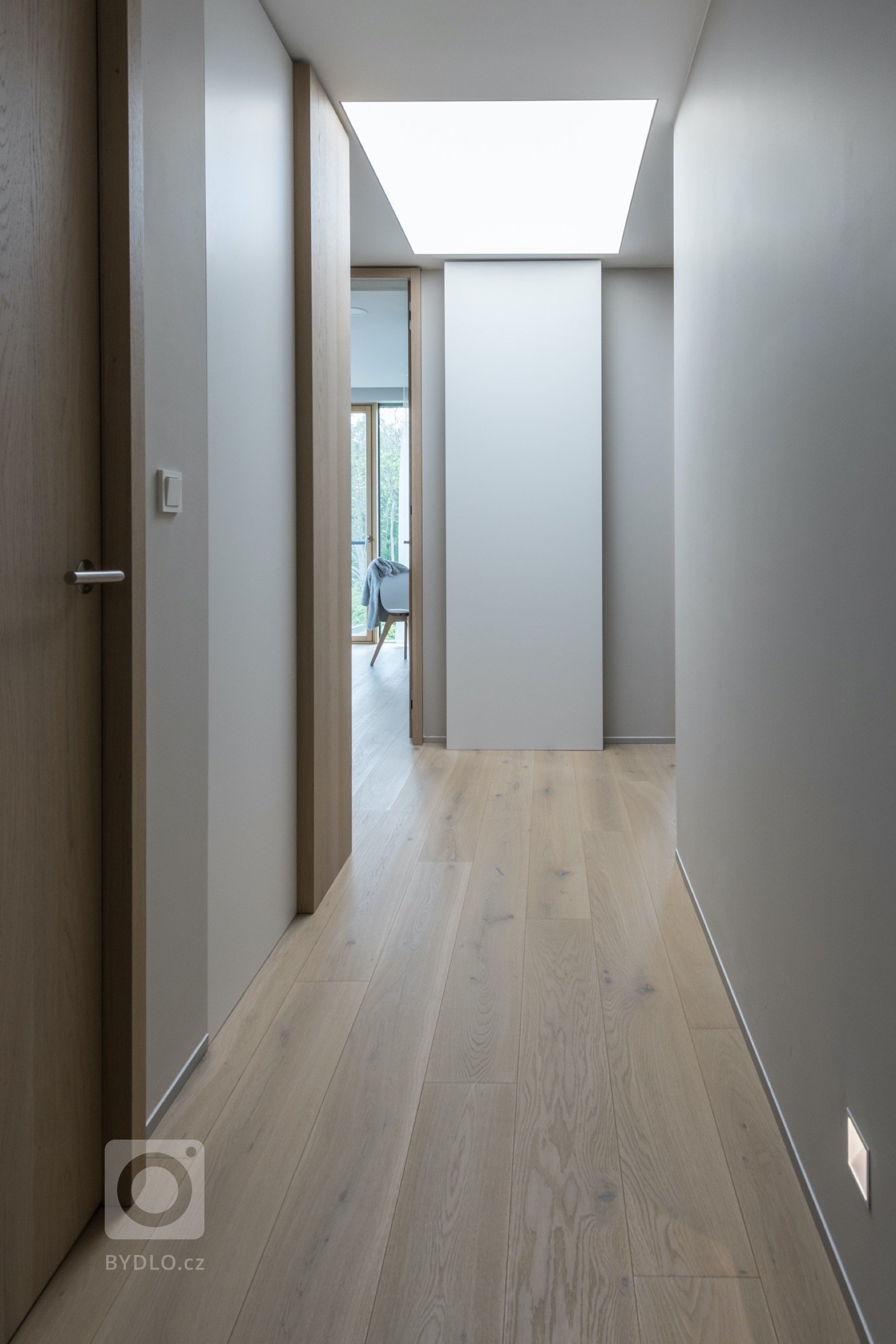 Dům prodávaný v developerském projektu &bdquo;shell&amp;shore&ldquo; byl dokončen jako vnější obálka s&nbsp;možností zvolit si téměř libovolnou vnitřní…