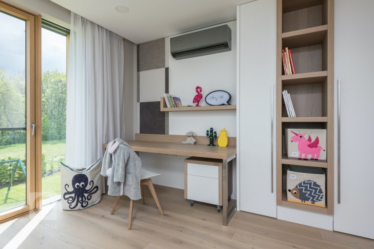 add picture to album