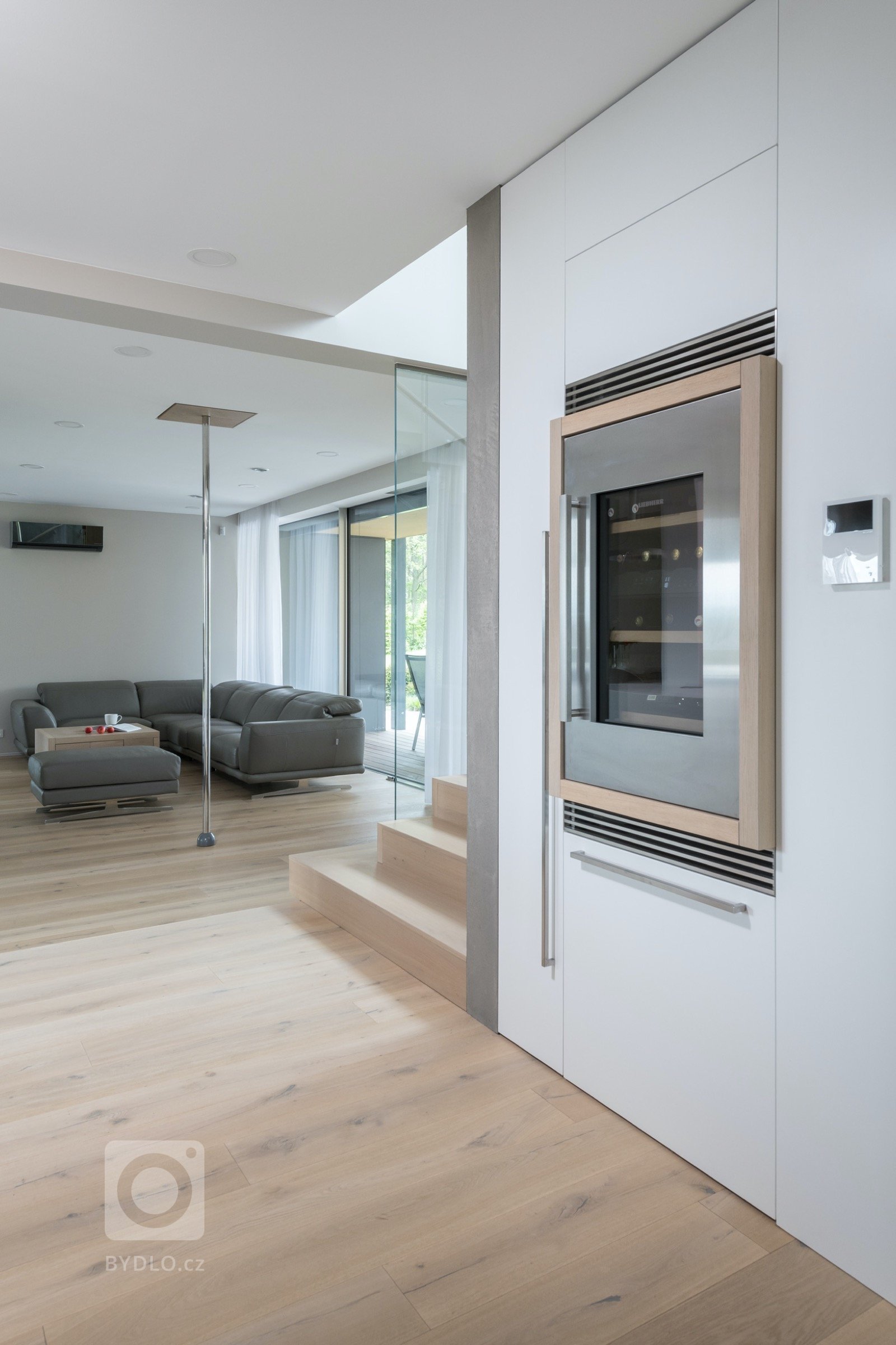 Dům prodávaný v developerském projektu &bdquo;shell&amp;shore&ldquo; byl dokončen jako vnější obálka s&nbsp;možností zvolit si téměř libovolnou vnitřní…