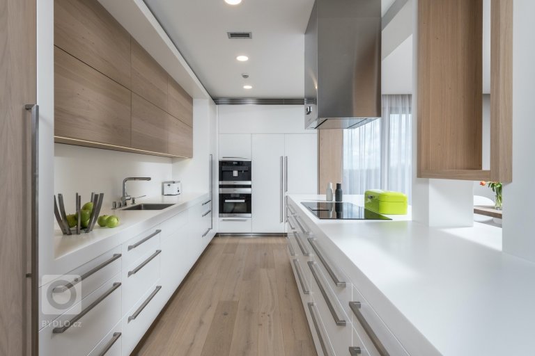 add picture to album