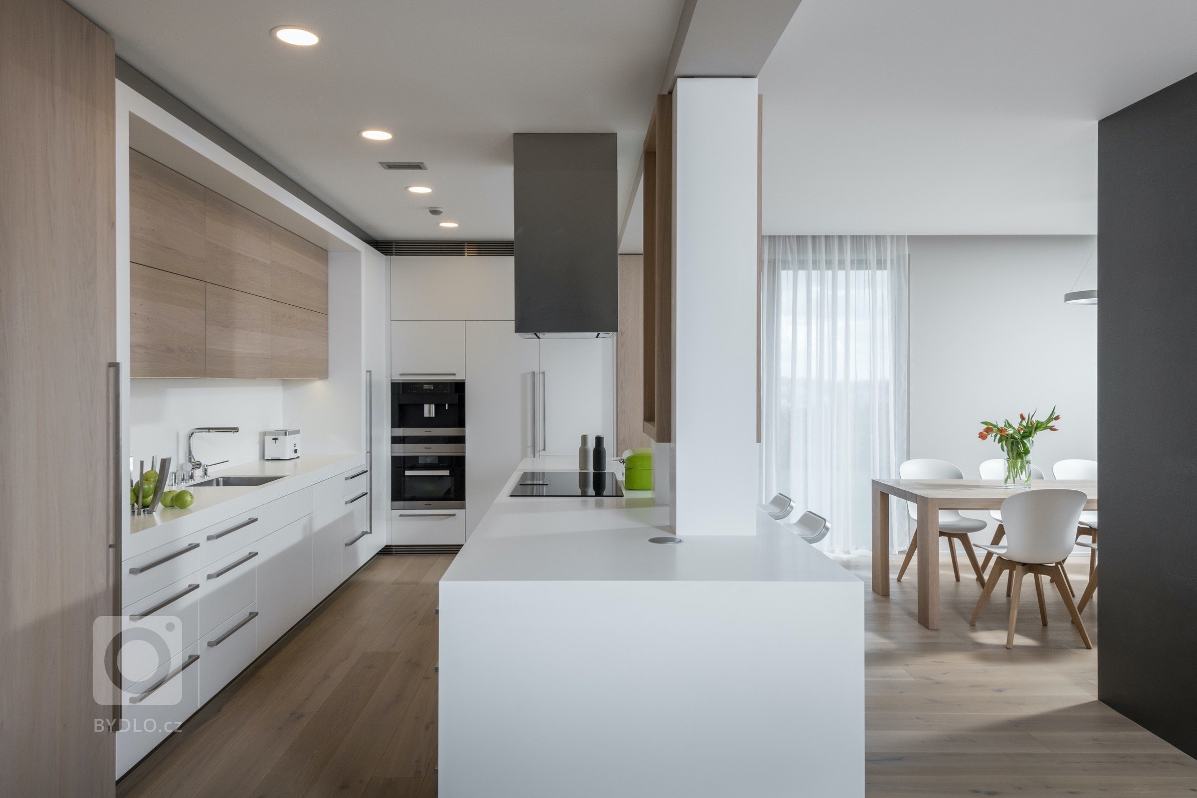 Dům prodávaný v developerském projektu &bdquo;shell&amp;shore&ldquo; byl dokončen jako vnější obálka s&nbsp;možností zvolit si téměř libovolnou vnitřní…