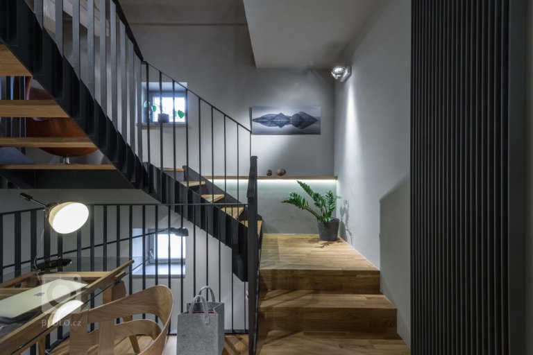 add picture to album