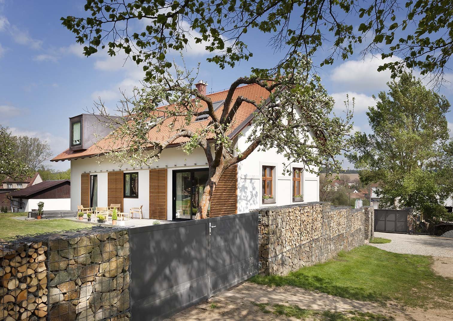 Přeměna staré chalupy na trvalé bydlení