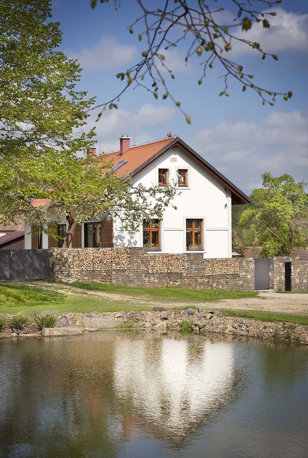 Přeměna staré chalupy na trvalé bydlení