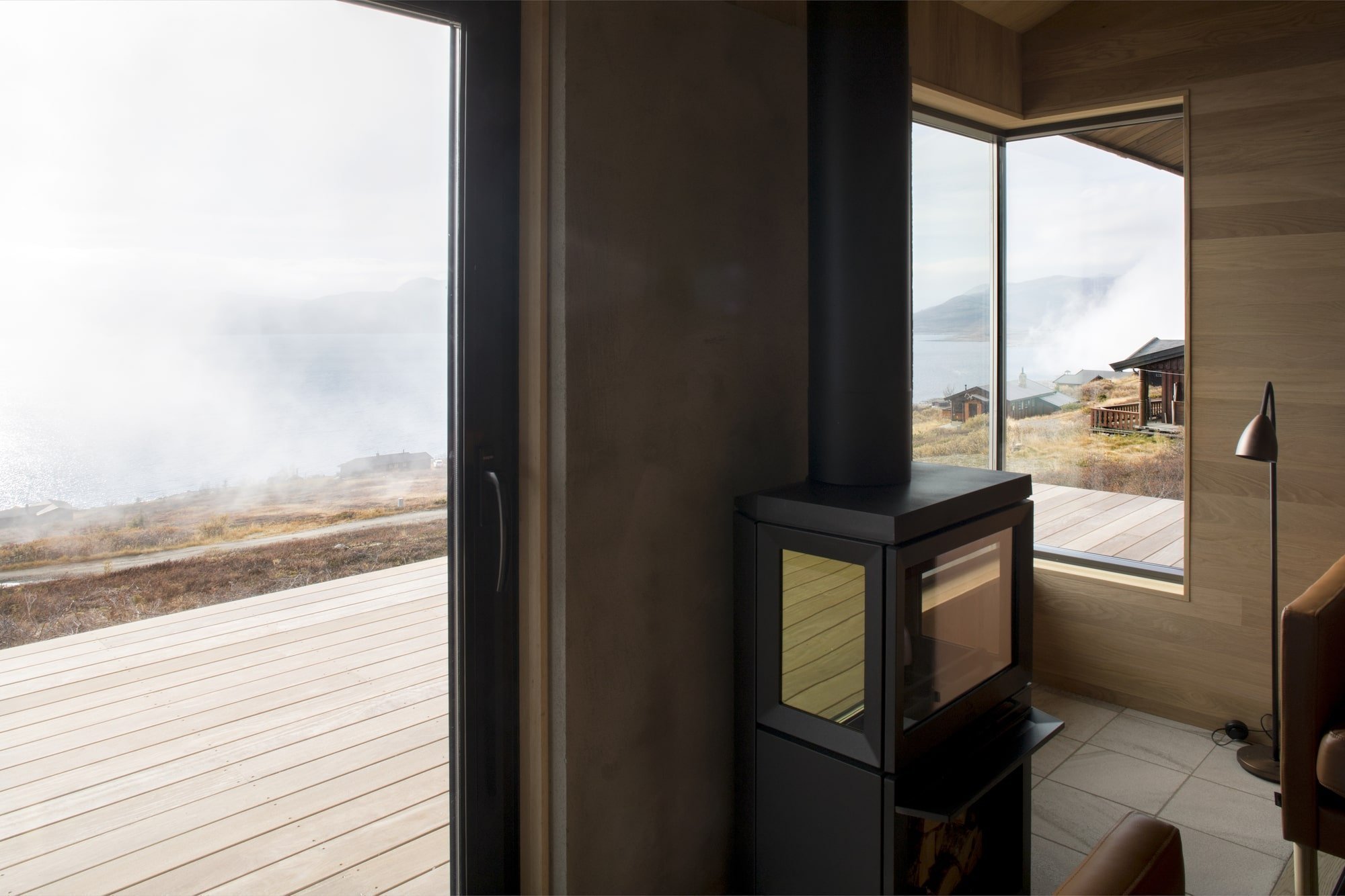 Chatu ukryli do kapuce, aby ji ochránili před špatným počasím