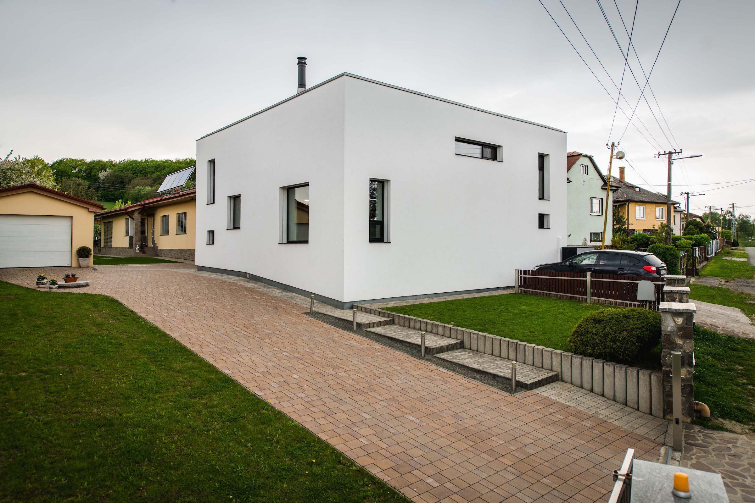 Rekonstrukce domu ze 70. let s industriálním interiérem