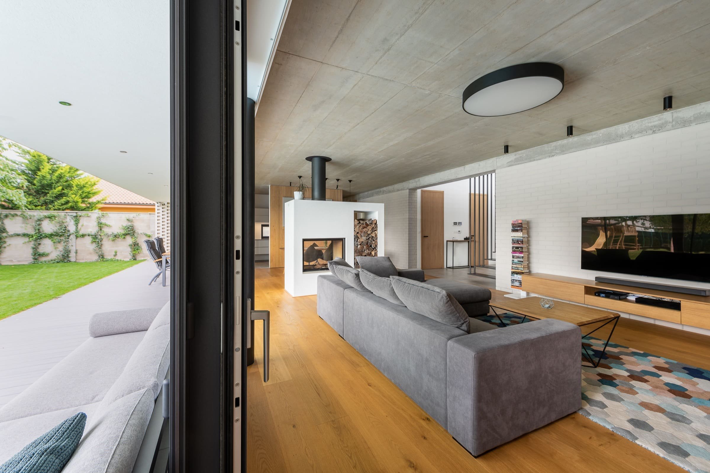 Dům pro mladou rodinu v okrajové části Vrakuni