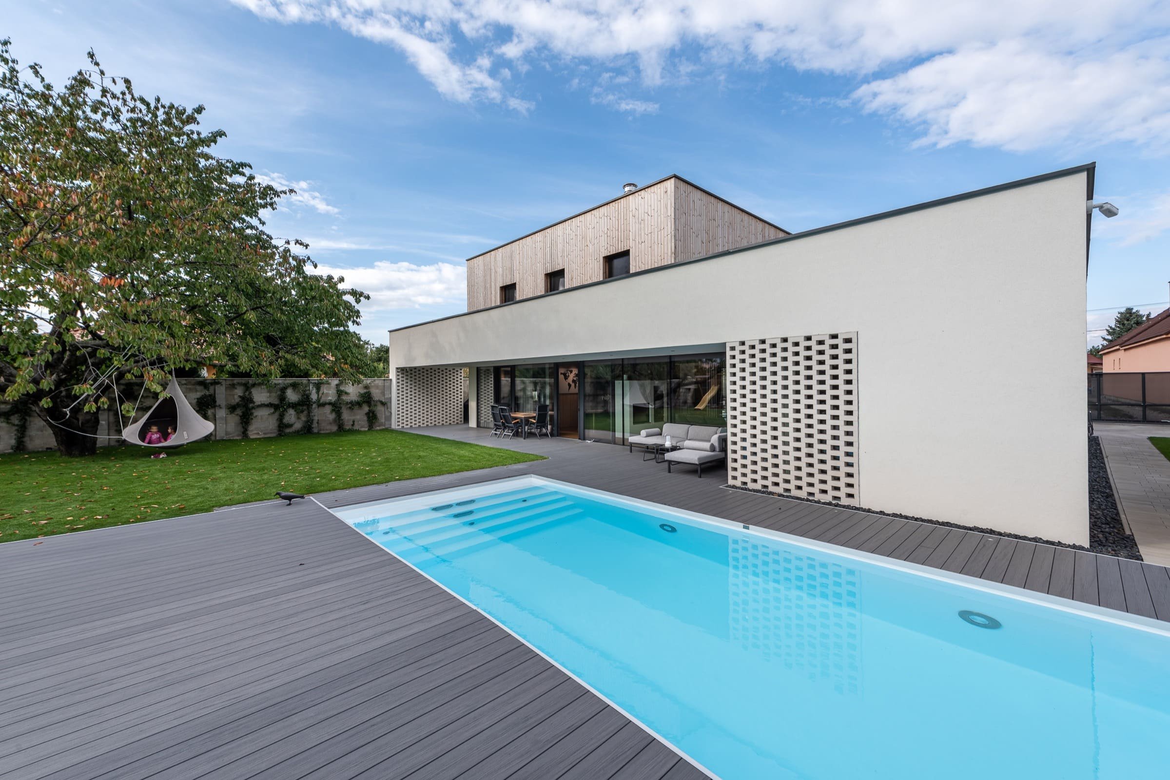 Dům pro mladou rodinu v okrajové části Vrakuni