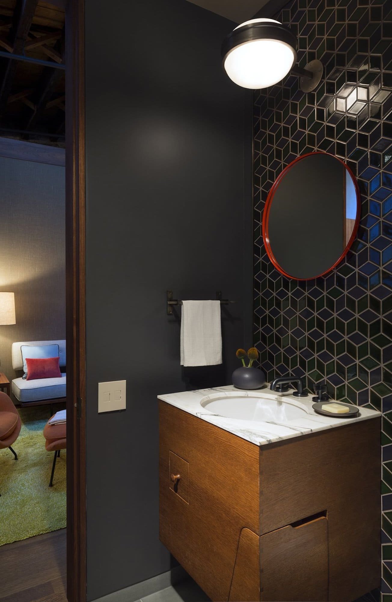 Svůj byt si vytvořili ze starého skladu na kaviár