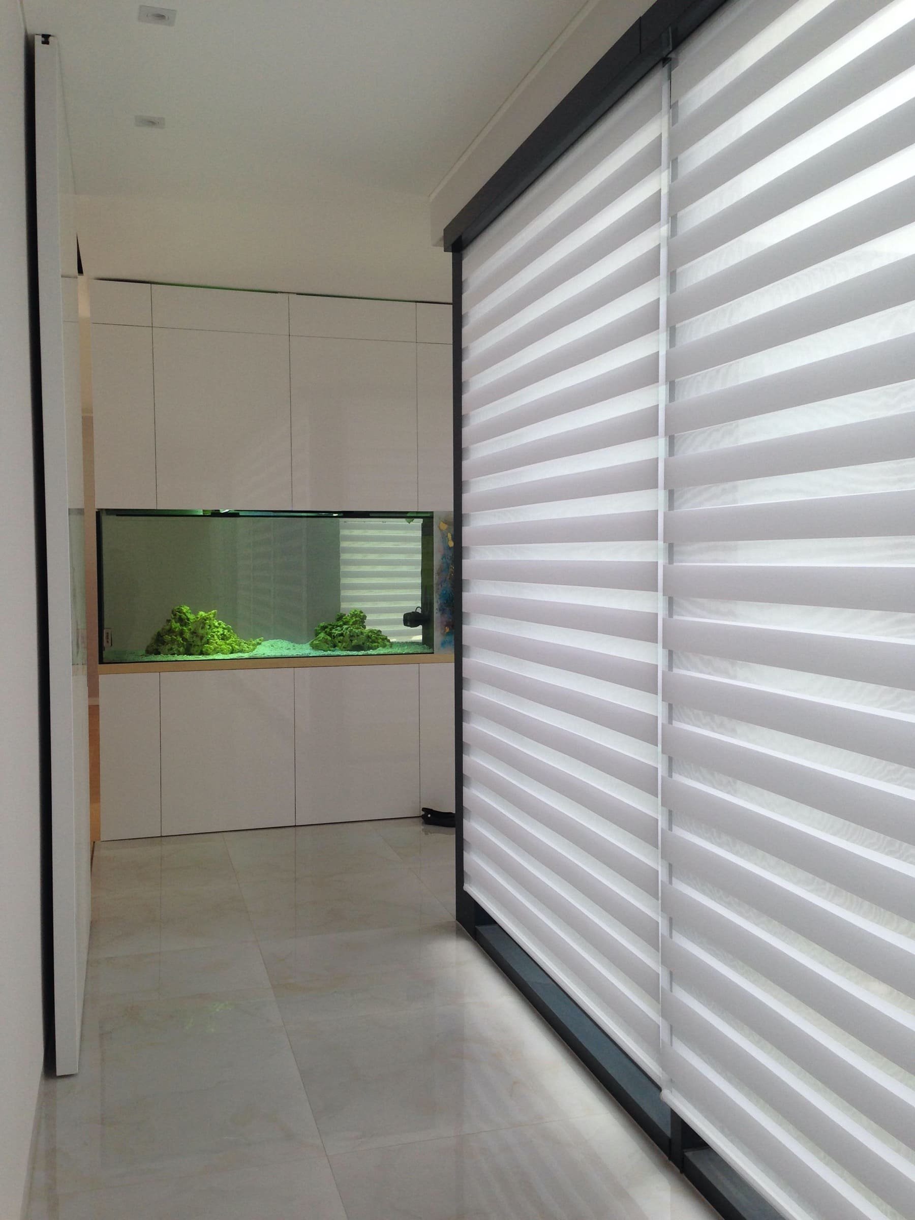 Jednopodlažní dům se zelenou střechou