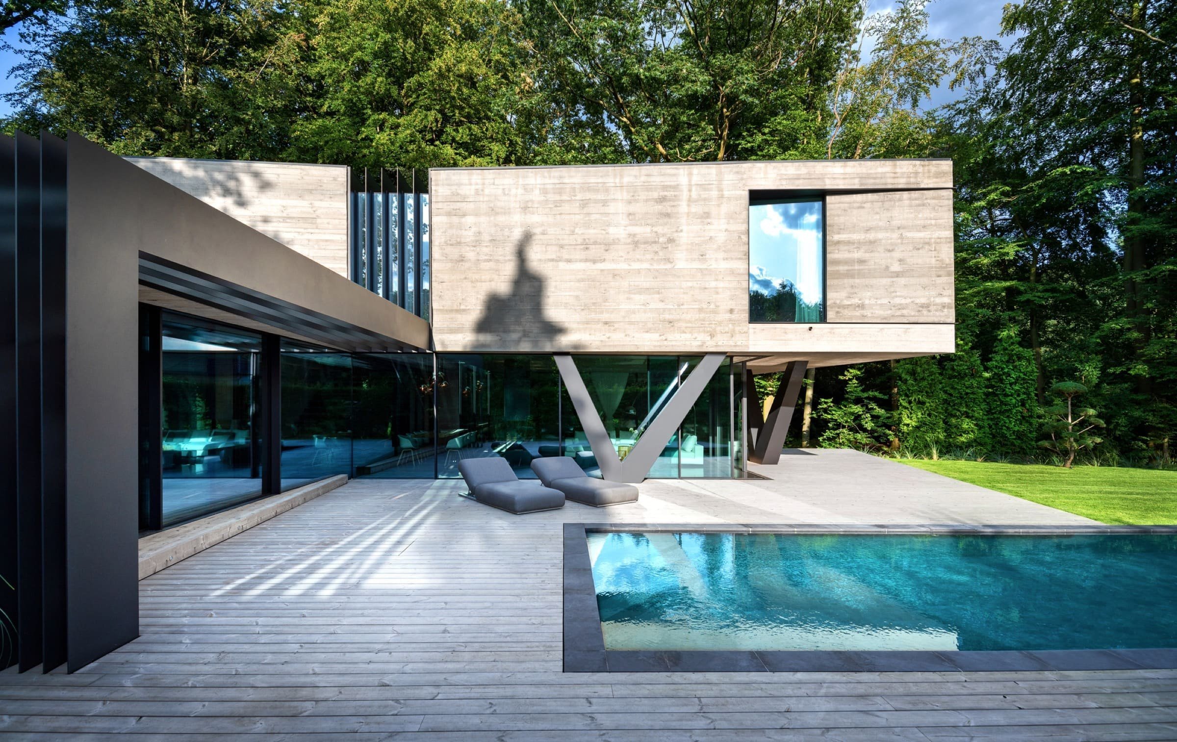 Villa NEO House spojuje krásy lesa s moderní architekturou