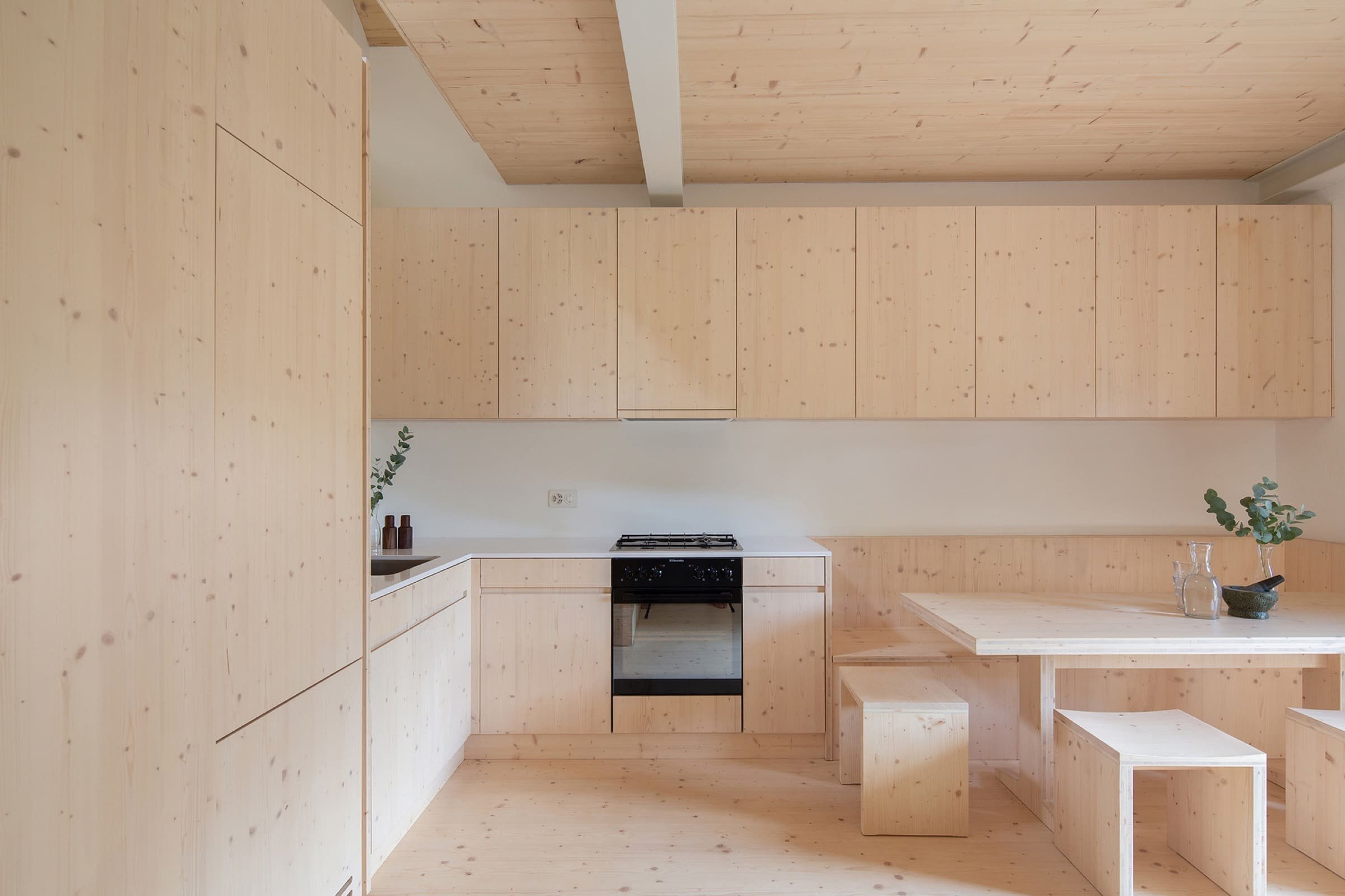 Z bývalé stáje stáje rekreační dům s vodou z pramene