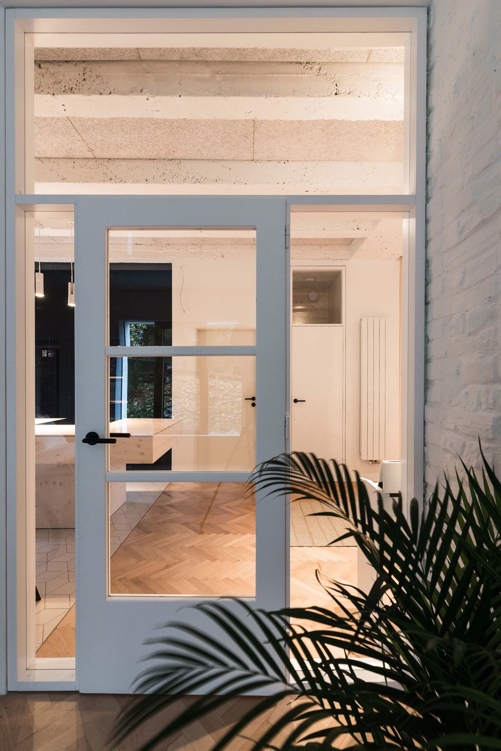 Přízemní byt ve staré bytovce