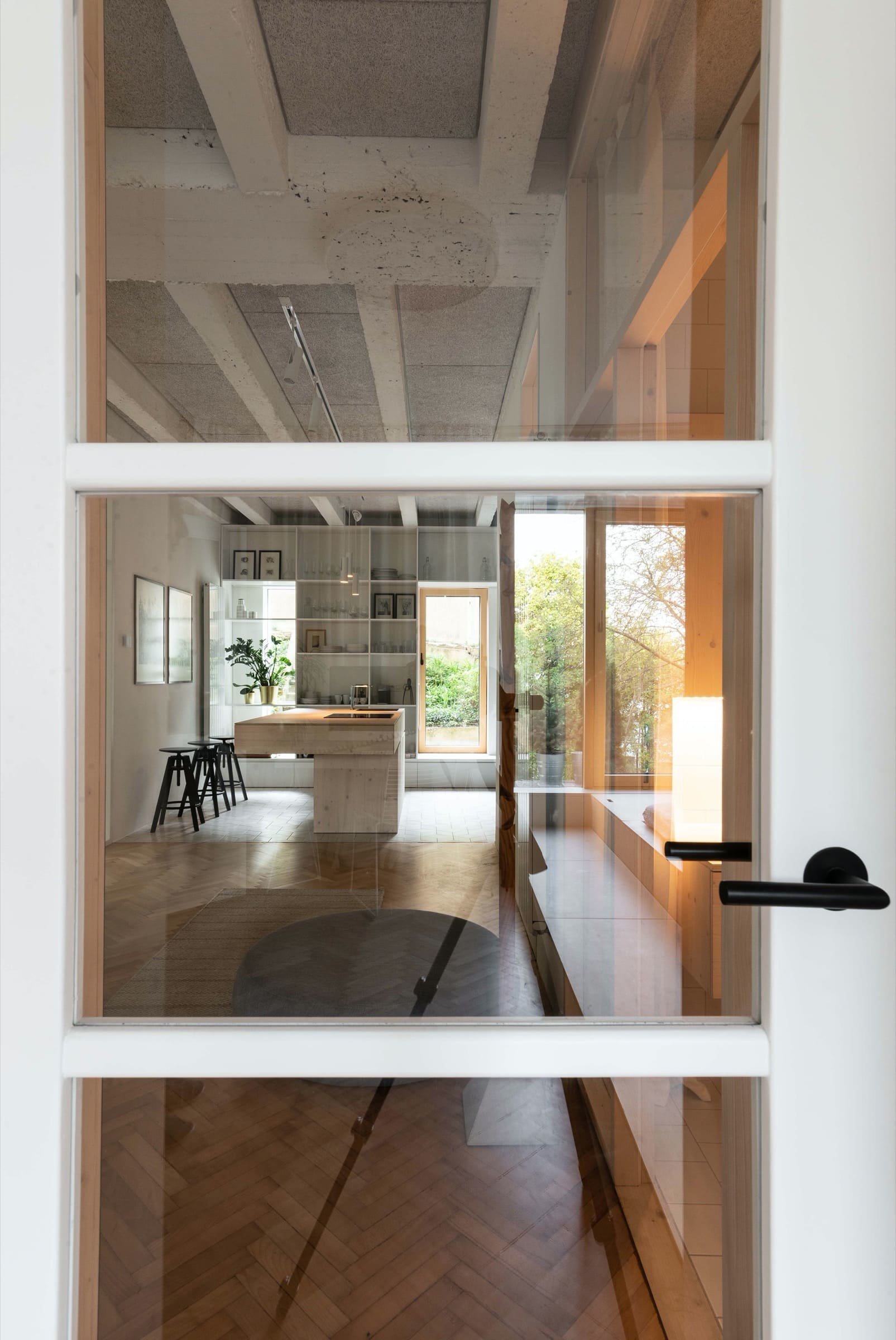 Přízemní byt ve staré bytovce