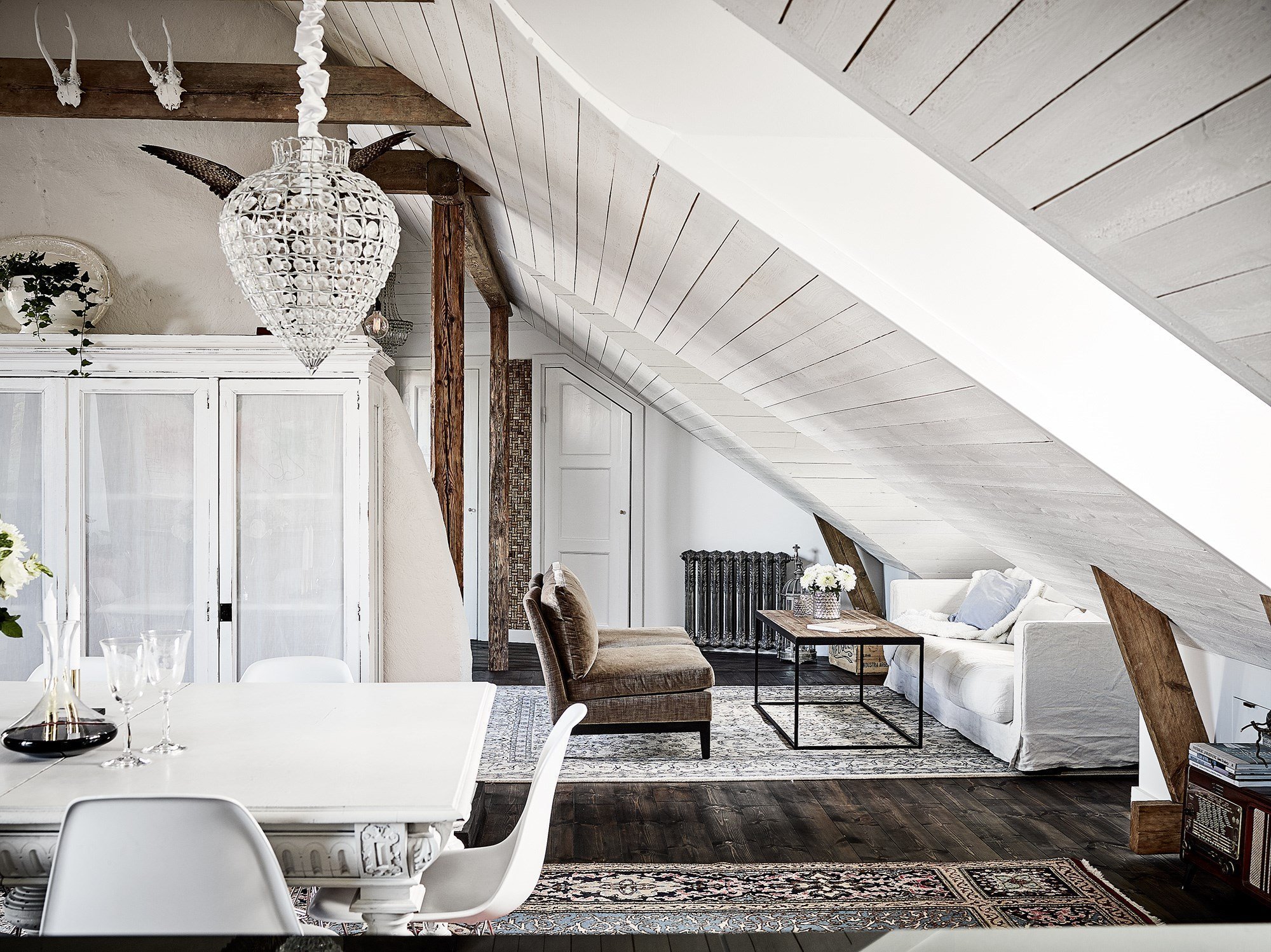 Skandinávský interiér v podkroví