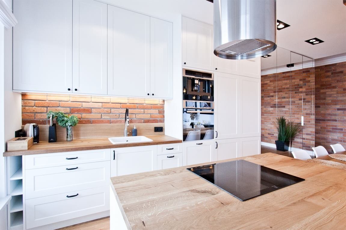 Byt s cihlovým obkladem