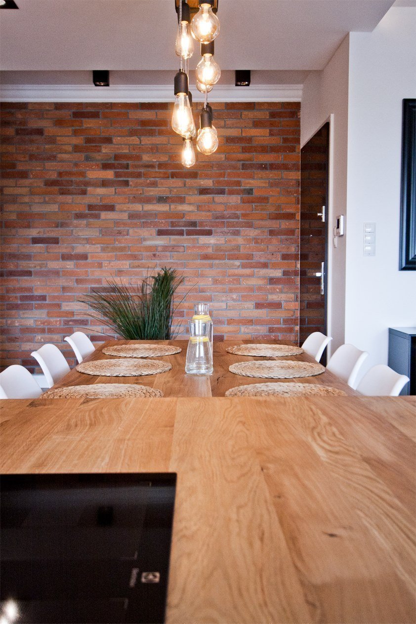 Byt s cihlovým obkladem