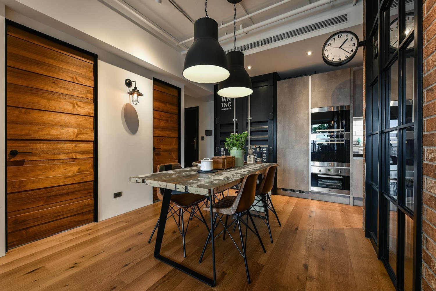 Půvabný industriální loft