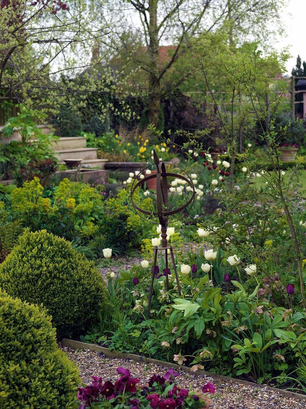 Rozmístění květin nemělo předem daný plán. Zahrada se jim začala sama přizpůsobovat.